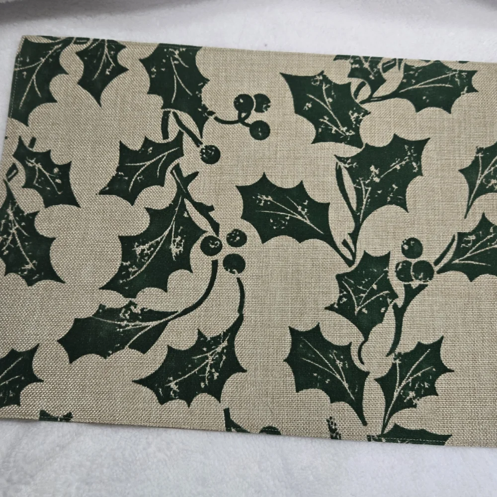 Dillard's Trimming Holly Leaf Placemats